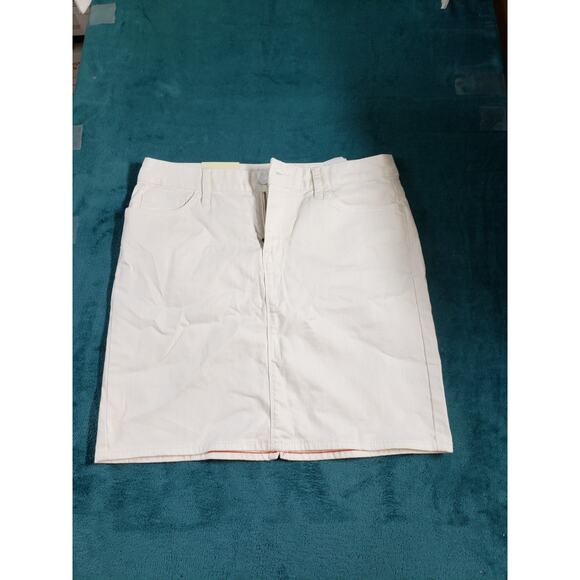 Tommy Hilfiger Skirt Size 6 Womens White Denim Mid Rise Straight Pencil NWT - Picture 2 of 13